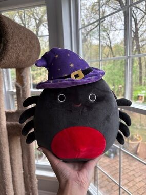 Bella the Black Spider with Purple Witch Hat squishmallow NWT 8in halloween